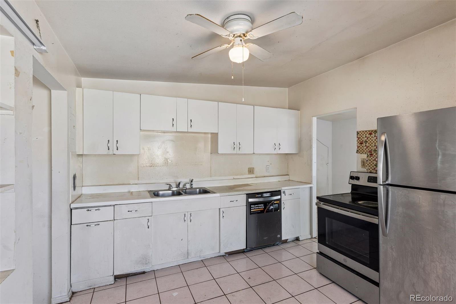 MLS Image #7 for 1631 w hoye place,denver, Colorado