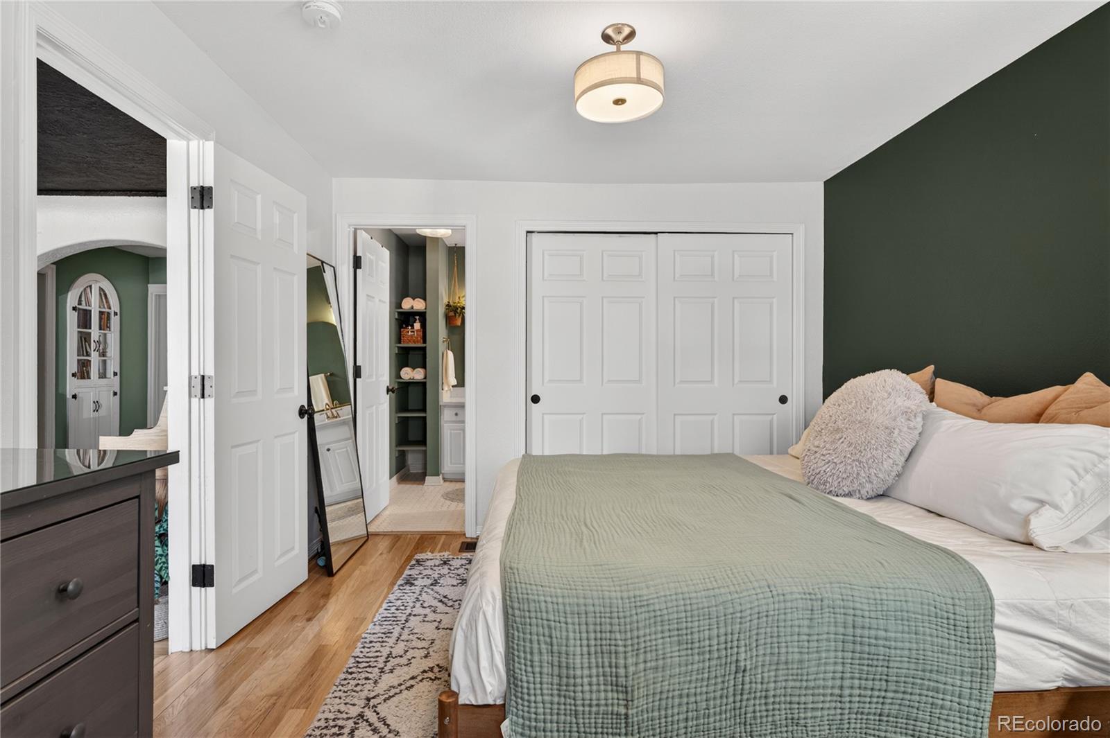 MLS Image #15 for 2720 s logan street,englewood, Colorado