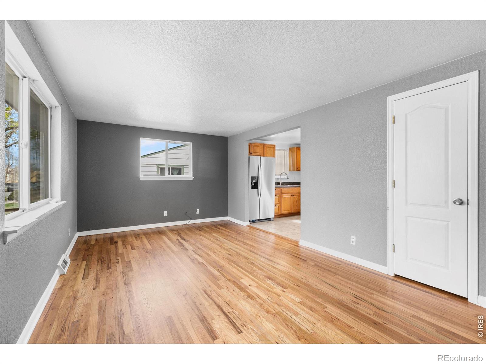 MLS Image #4 for 840 s stuart street,denver, Colorado