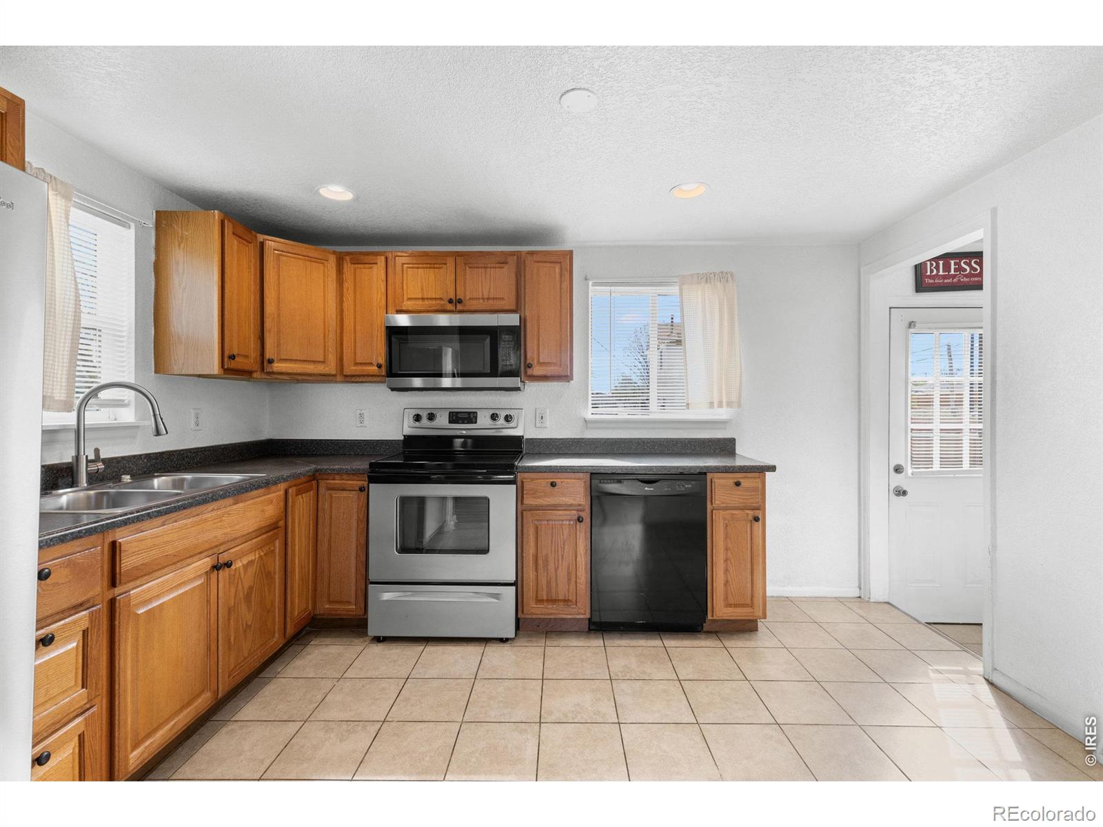 MLS Image #7 for 840 s stuart street,denver, Colorado