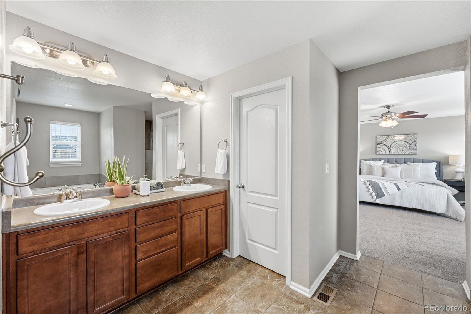 MLS Image #19 for 26009 e frost circle,aurora, Colorado