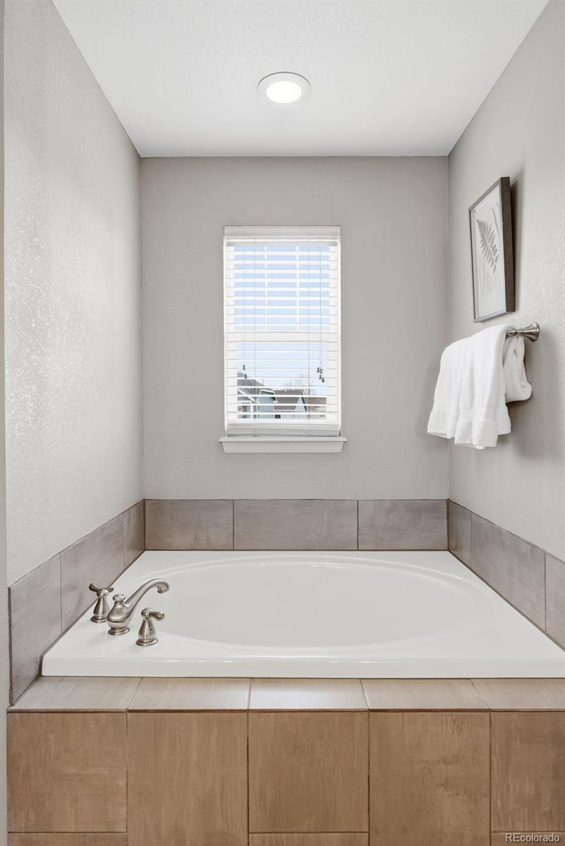 MLS Image #20 for 26009 e frost circle,aurora, Colorado