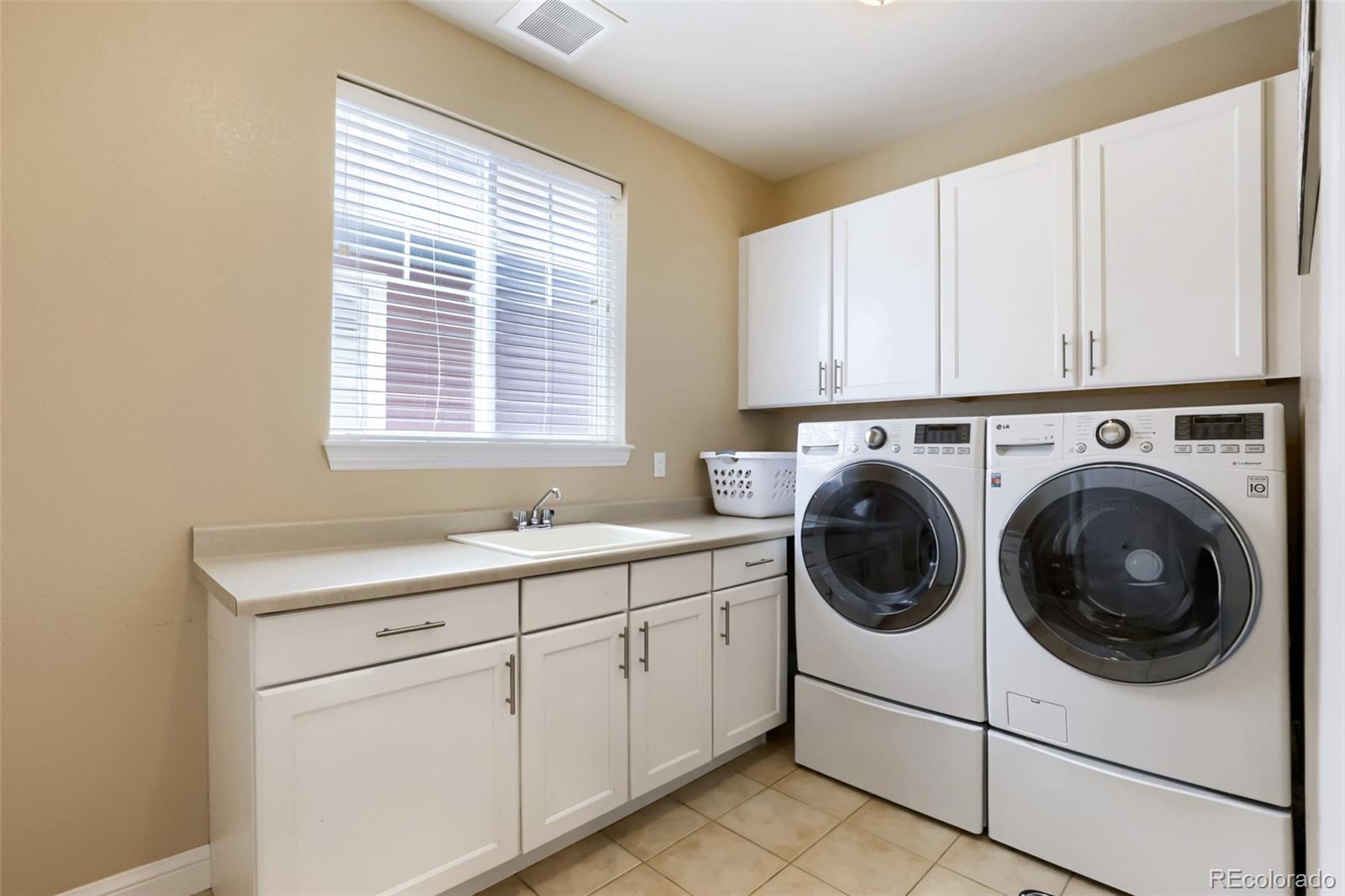 MLS Image #18 for 9526 e 4th avenue,denver, Colorado
