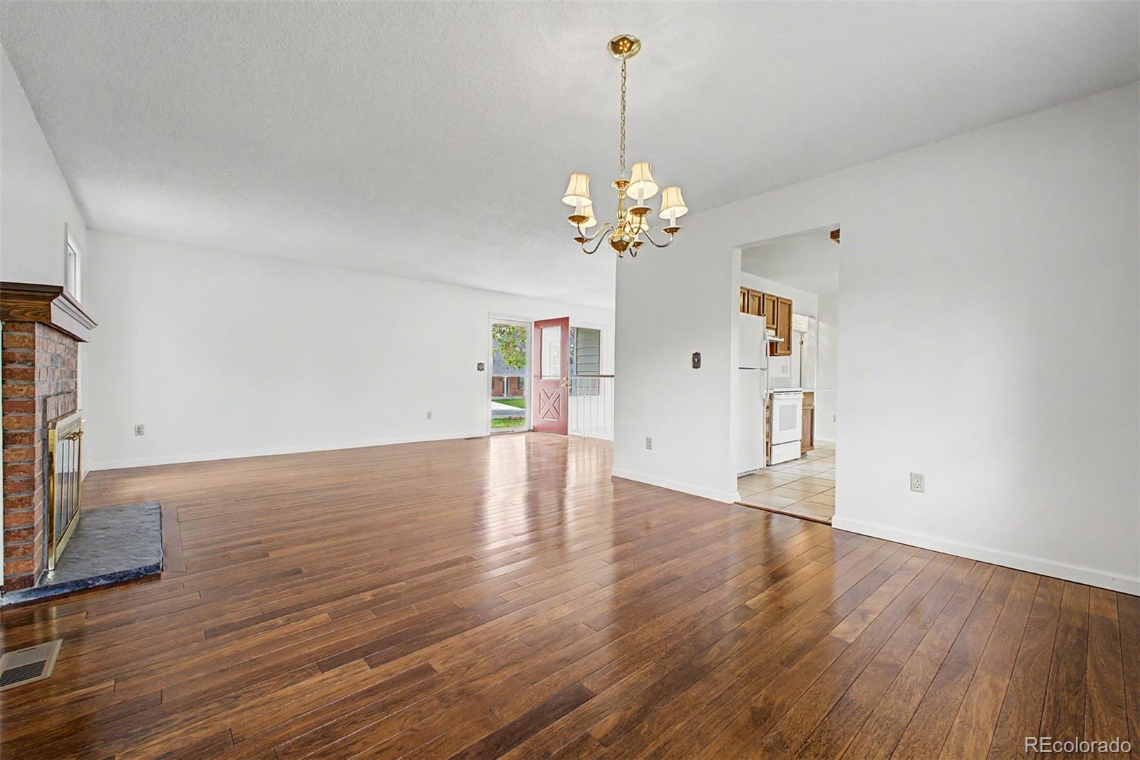 MLS Image #4 for 7072 s eudora street,centennial, Colorado