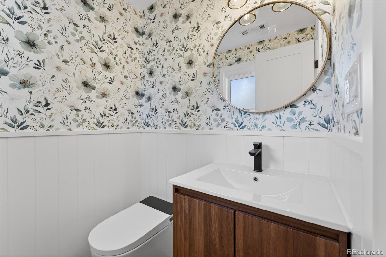 MLS Image #23 for 2595 s leyden street,denver, Colorado