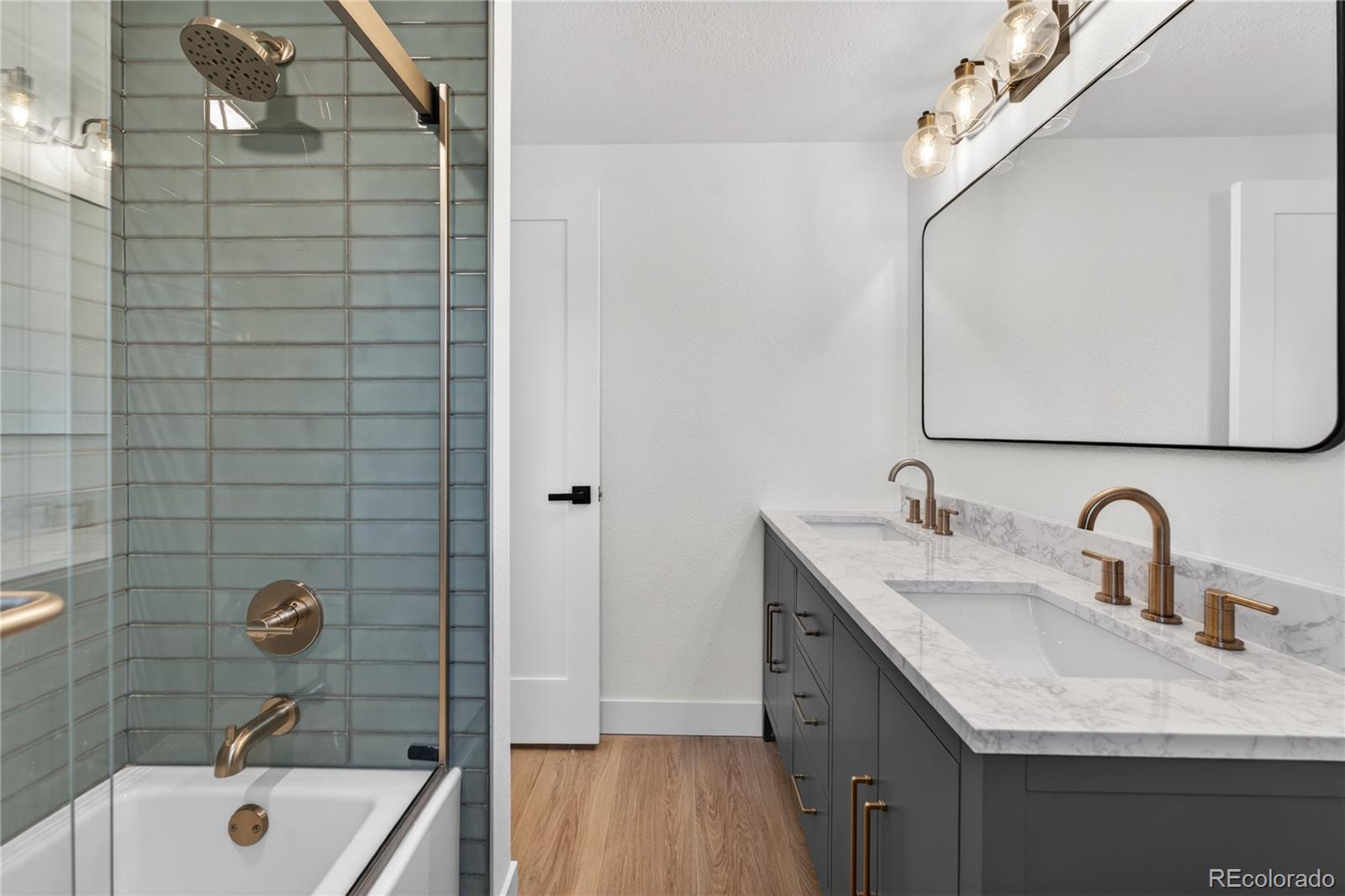 MLS Image #33 for 2595 s leyden street,denver, Colorado