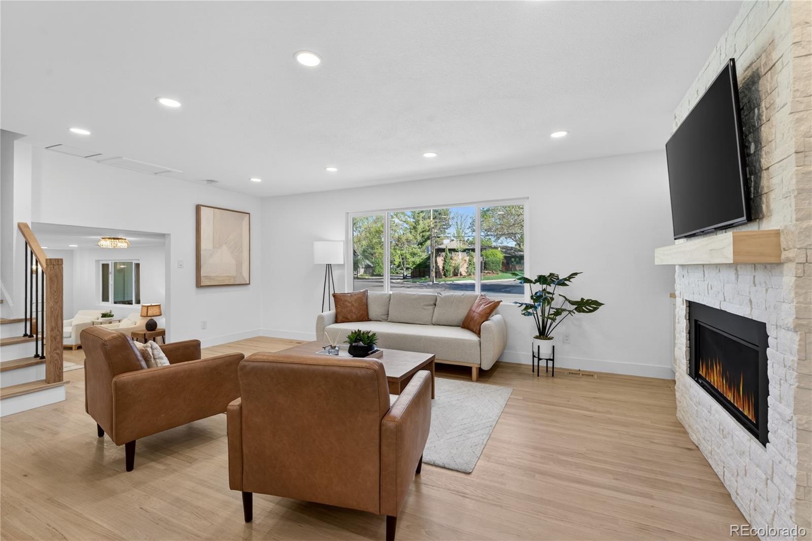 MLS Image #5 for 2595 s leyden street,denver, Colorado