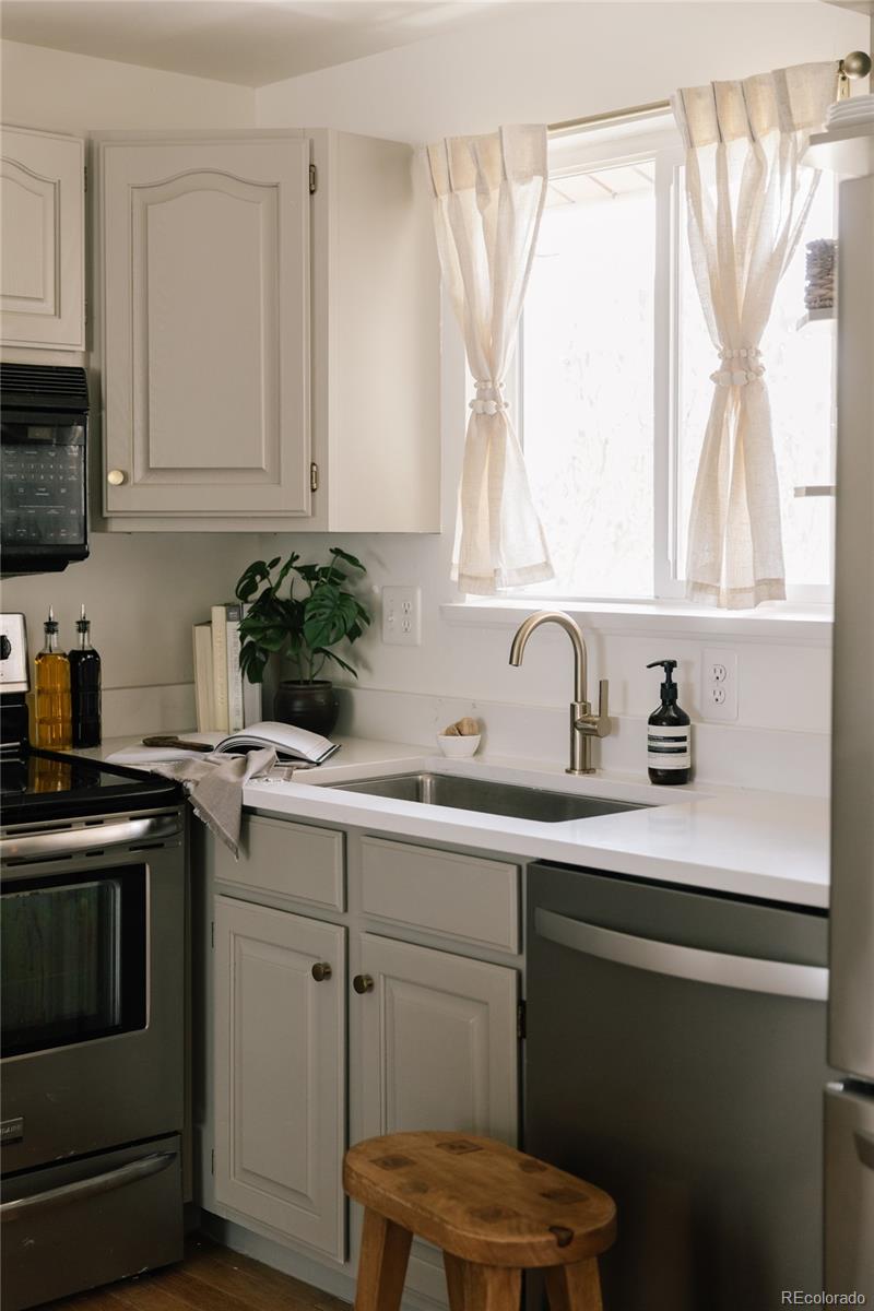 MLS Image #19 for 3222 s boston court,denver, Colorado