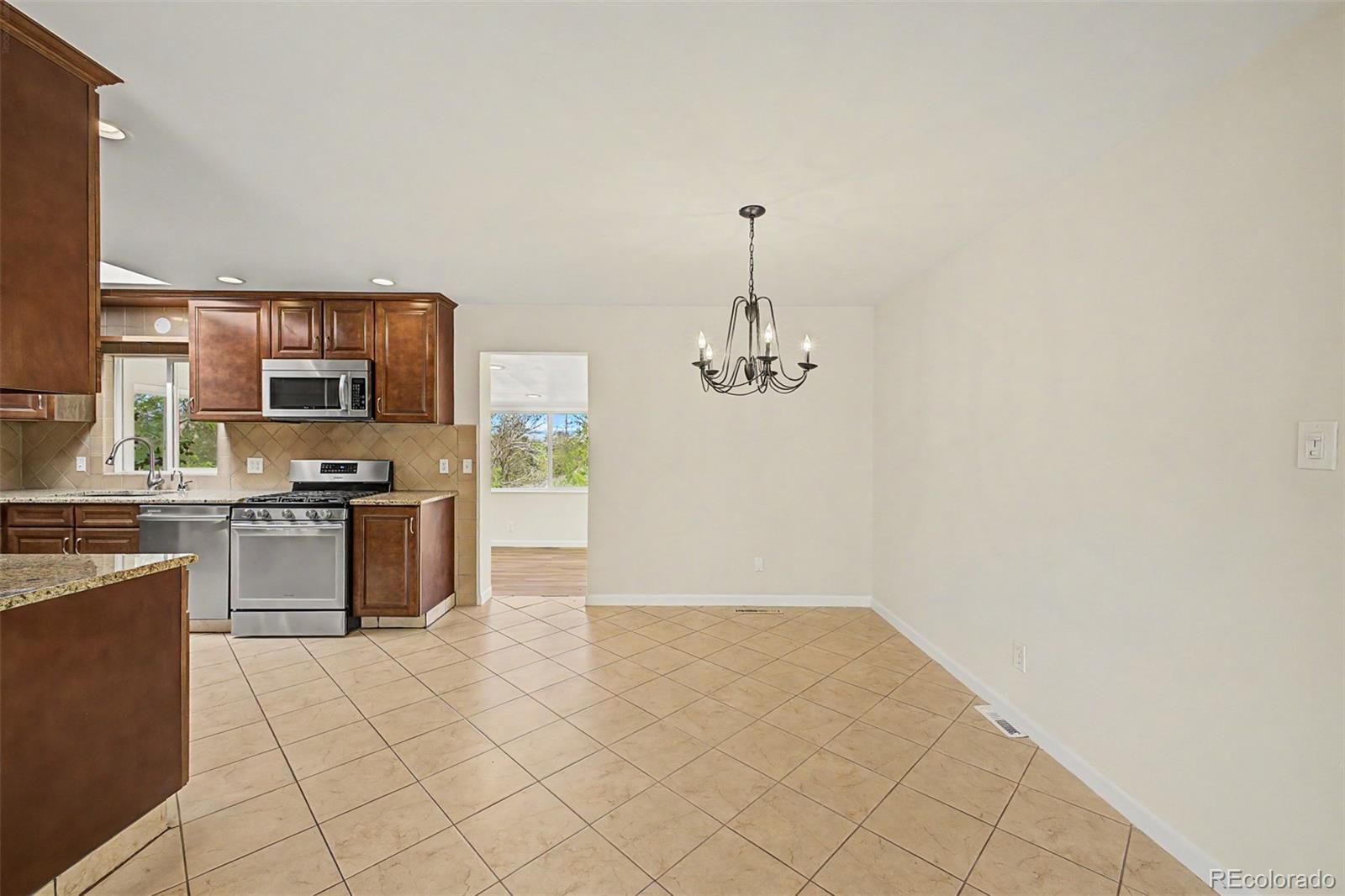 MLS Image #5 for 8413 e kenyon drive,denver, Colorado