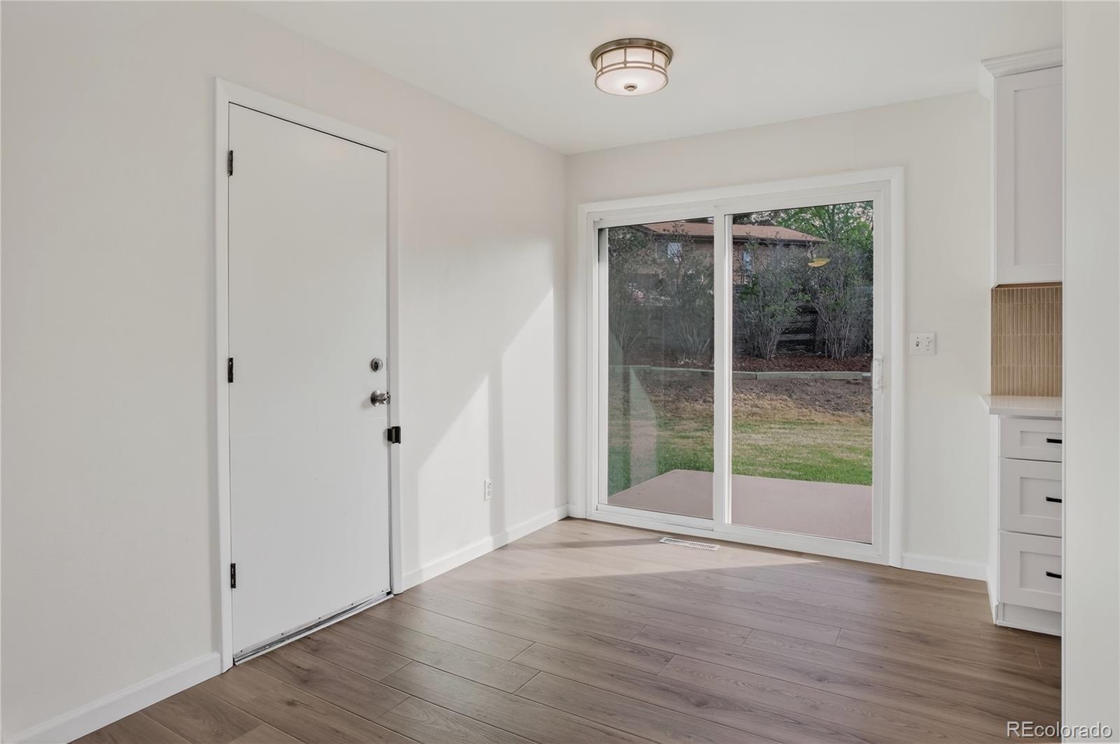 MLS Image #10 for 4560 e lake circle,centennial, Colorado