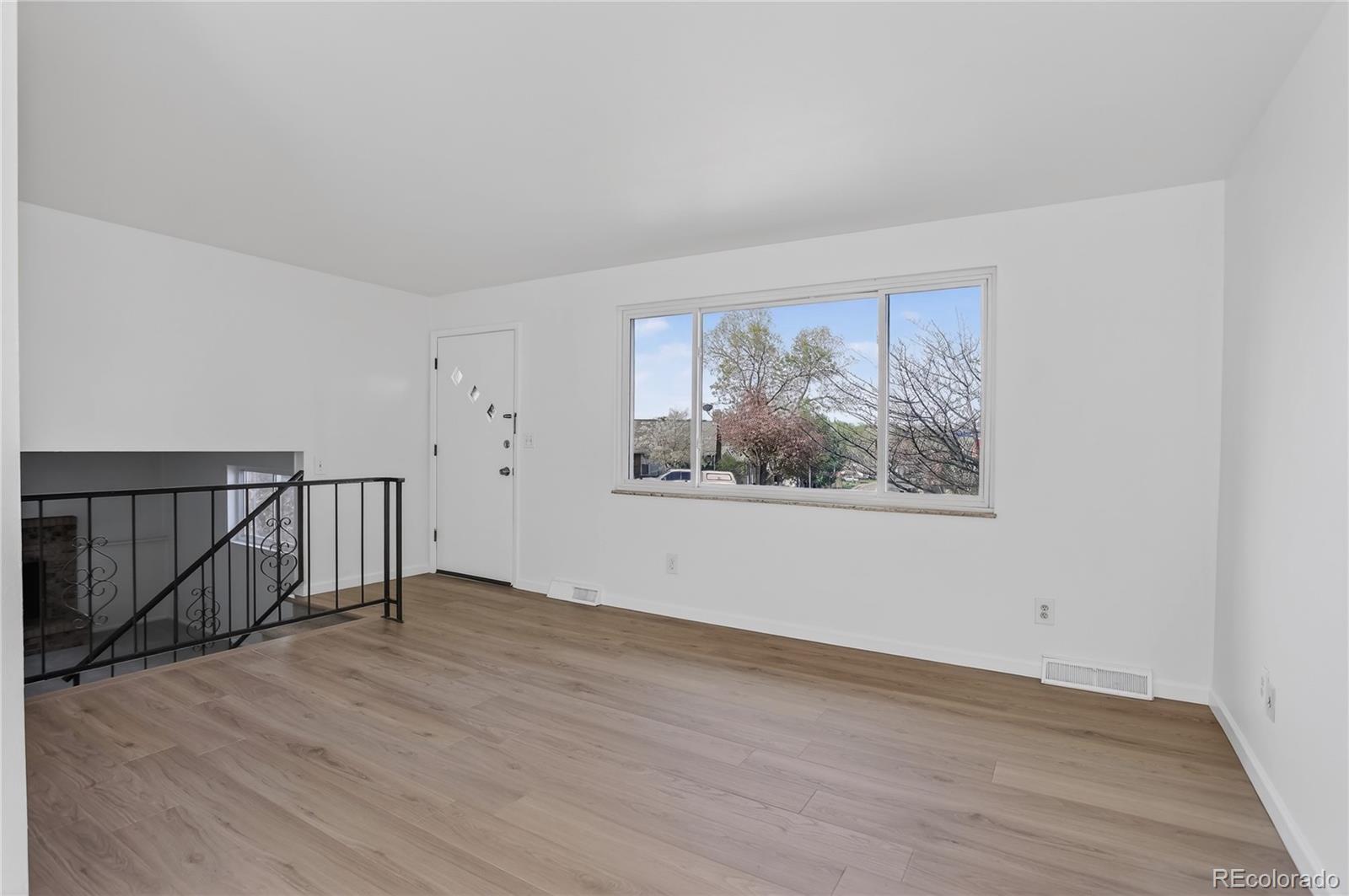 MLS Image #12 for 4560 e lake circle,centennial, Colorado