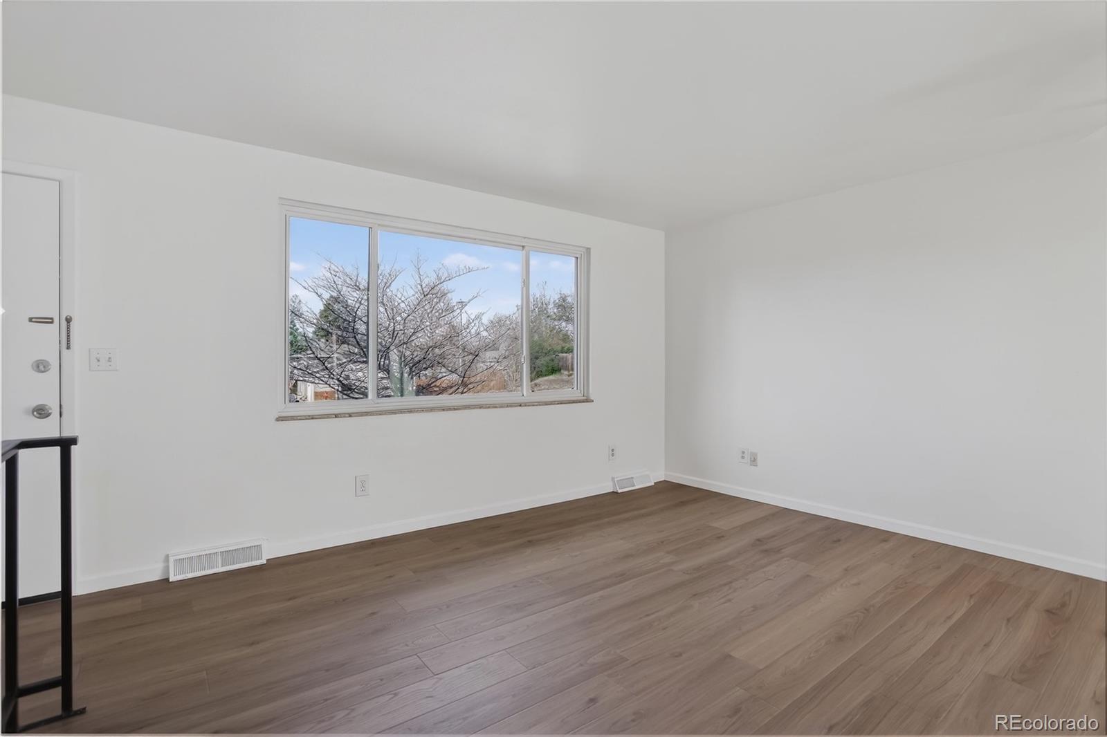 MLS Image #13 for 4560 e lake circle,centennial, Colorado