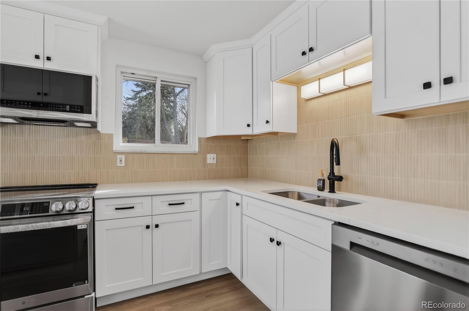 MLS Image #4 for 4560 e lake circle,centennial, Colorado