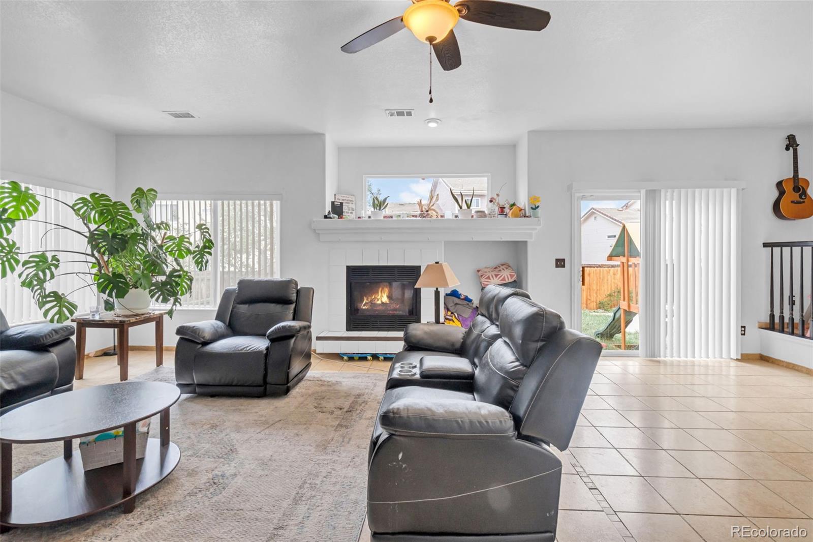 MLS Image #10 for 19531 e 40th place,denver, Colorado