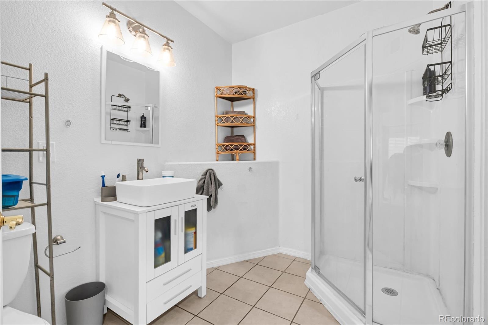MLS Image #18 for 19531 e 40th place,denver, Colorado