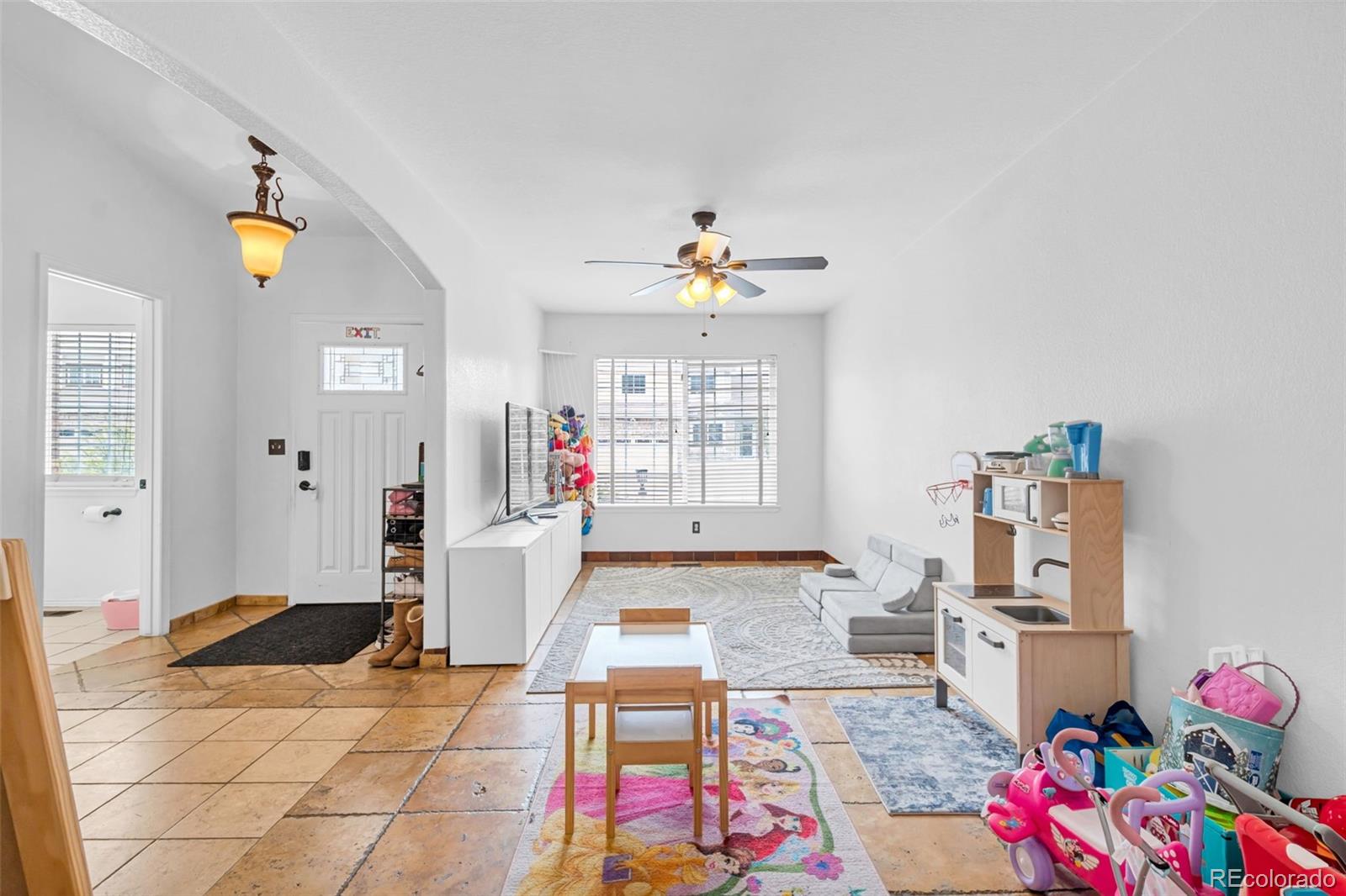 MLS Image #3 for 19531 e 40th place,denver, Colorado