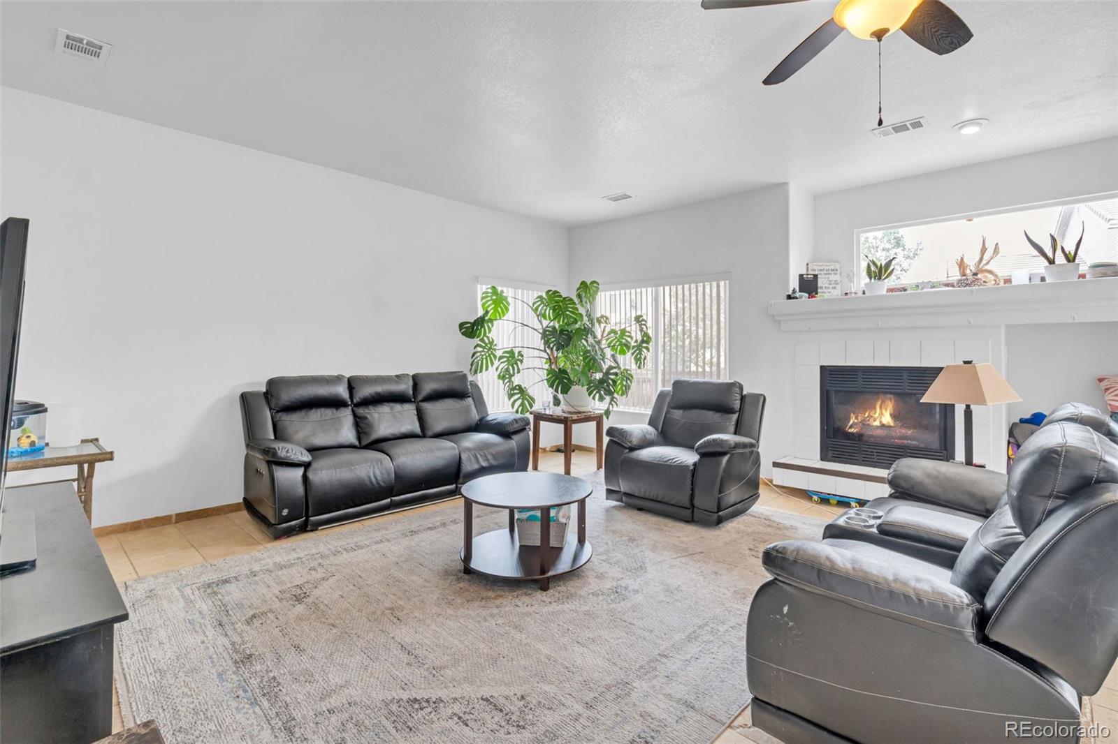 MLS Image #9 for 19531 e 40th place,denver, Colorado