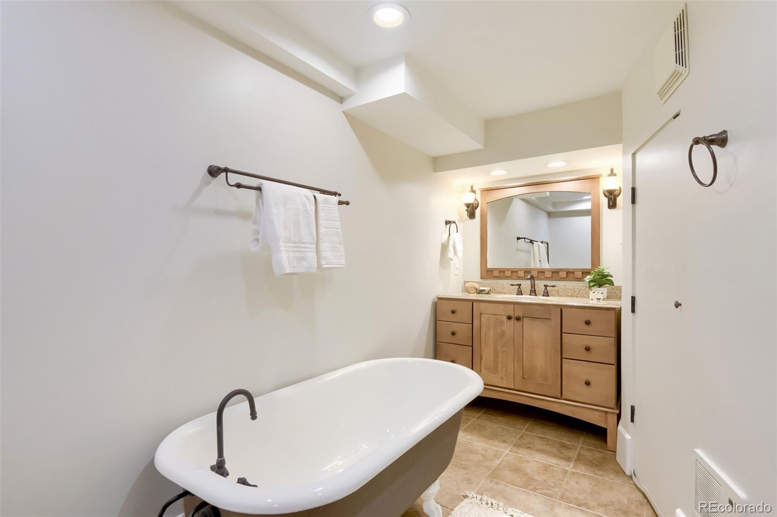 MLS Image #23 for 405 s corona street,denver, Colorado
