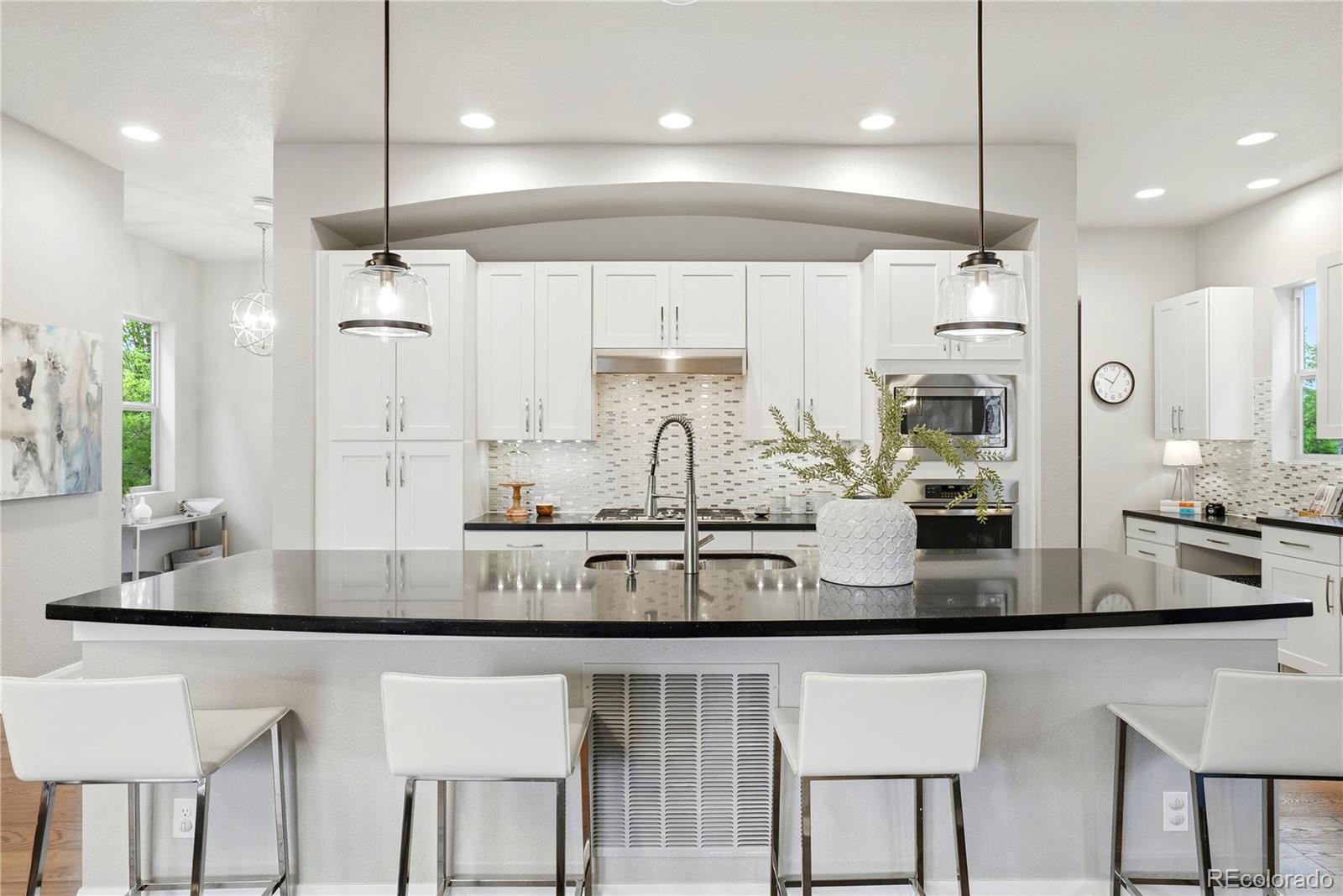 MLS Image #8 for 1847 w 67th avenue,denver, Colorado