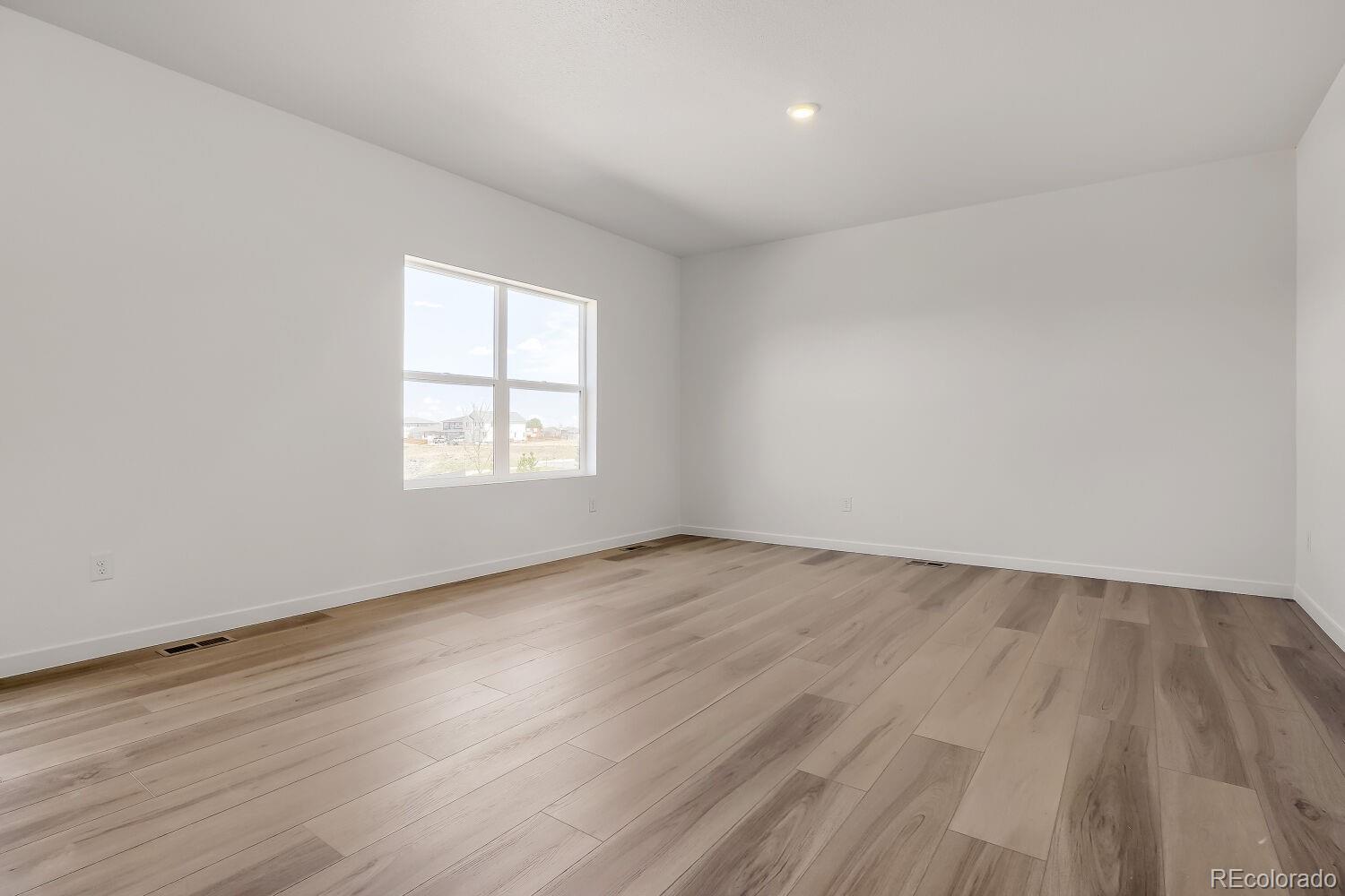 MLS Image #5 for 45939  mill avenue,bennett, Colorado