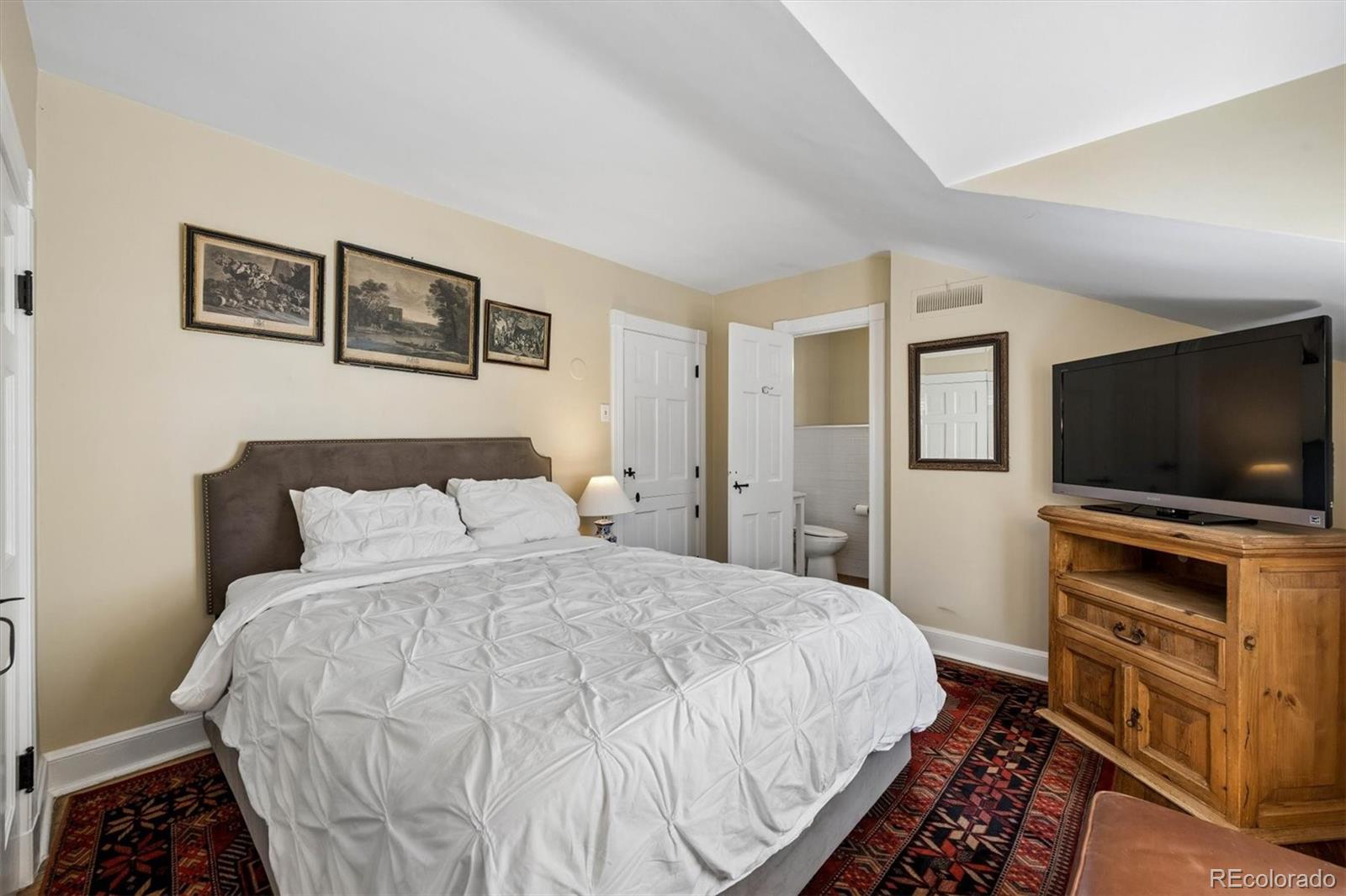 MLS Image #22 for 300  clermont street,denver, Colorado
