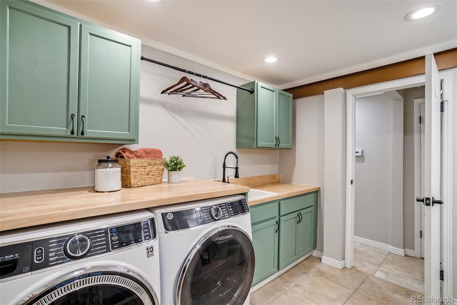 MLS Image #31 for 787  olive street,denver, Colorado