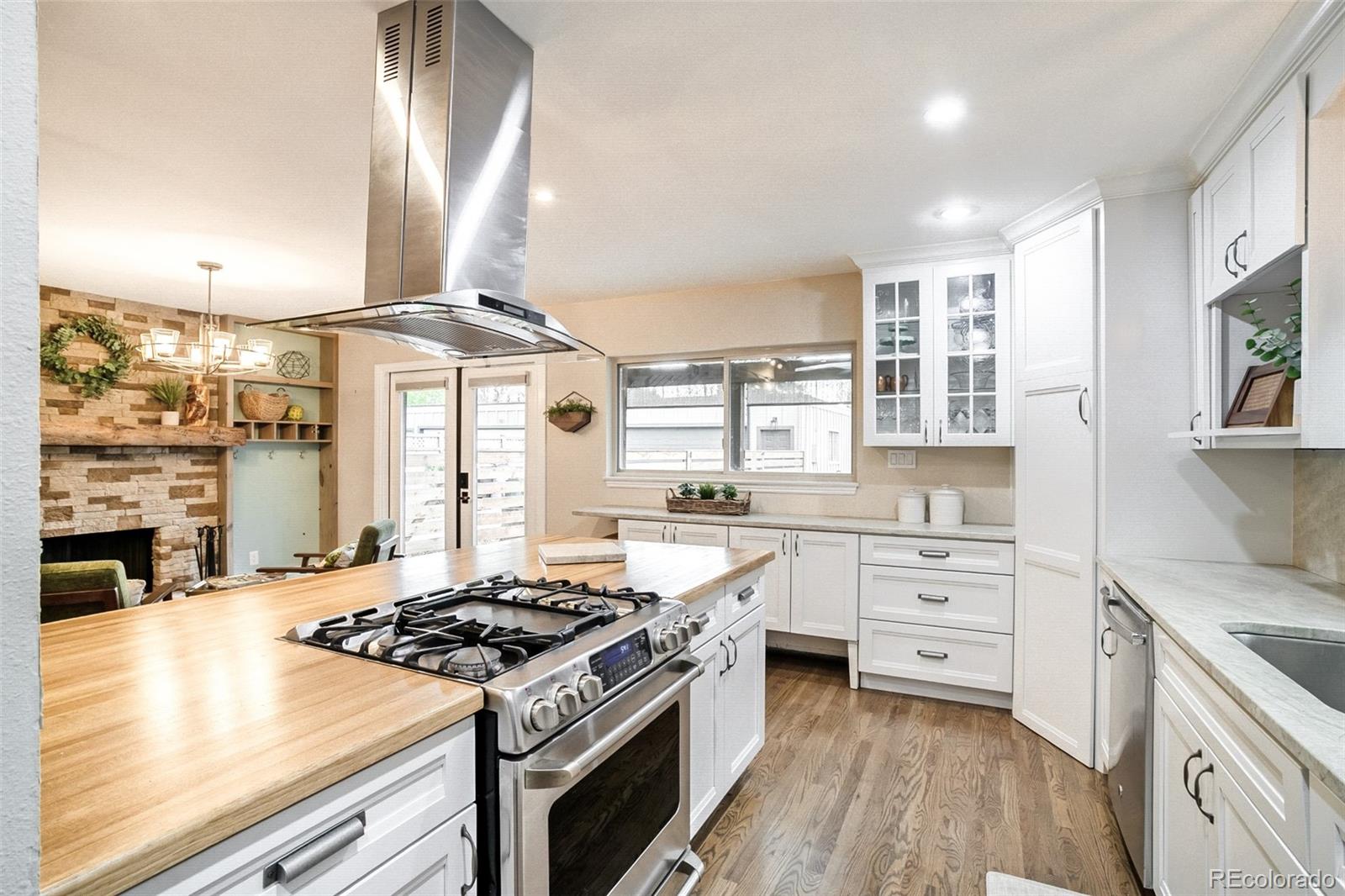 MLS Image #4 for 787  olive street,denver, Colorado