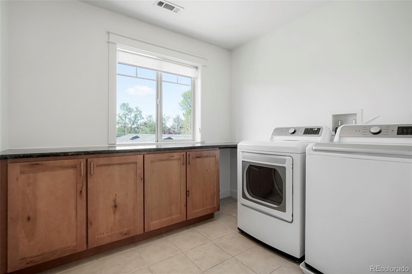 MLS Image #23 for 1679 s downing street,denver, Colorado