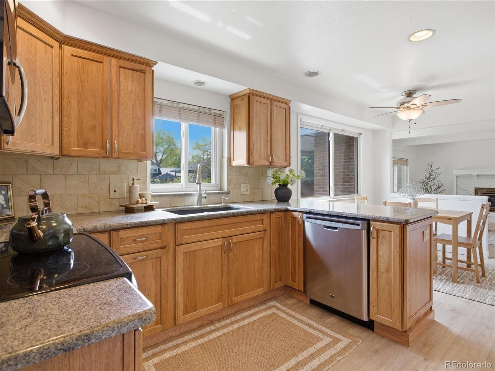 MLS Image #9 for 5576 w hinsdale place,littleton, Colorado