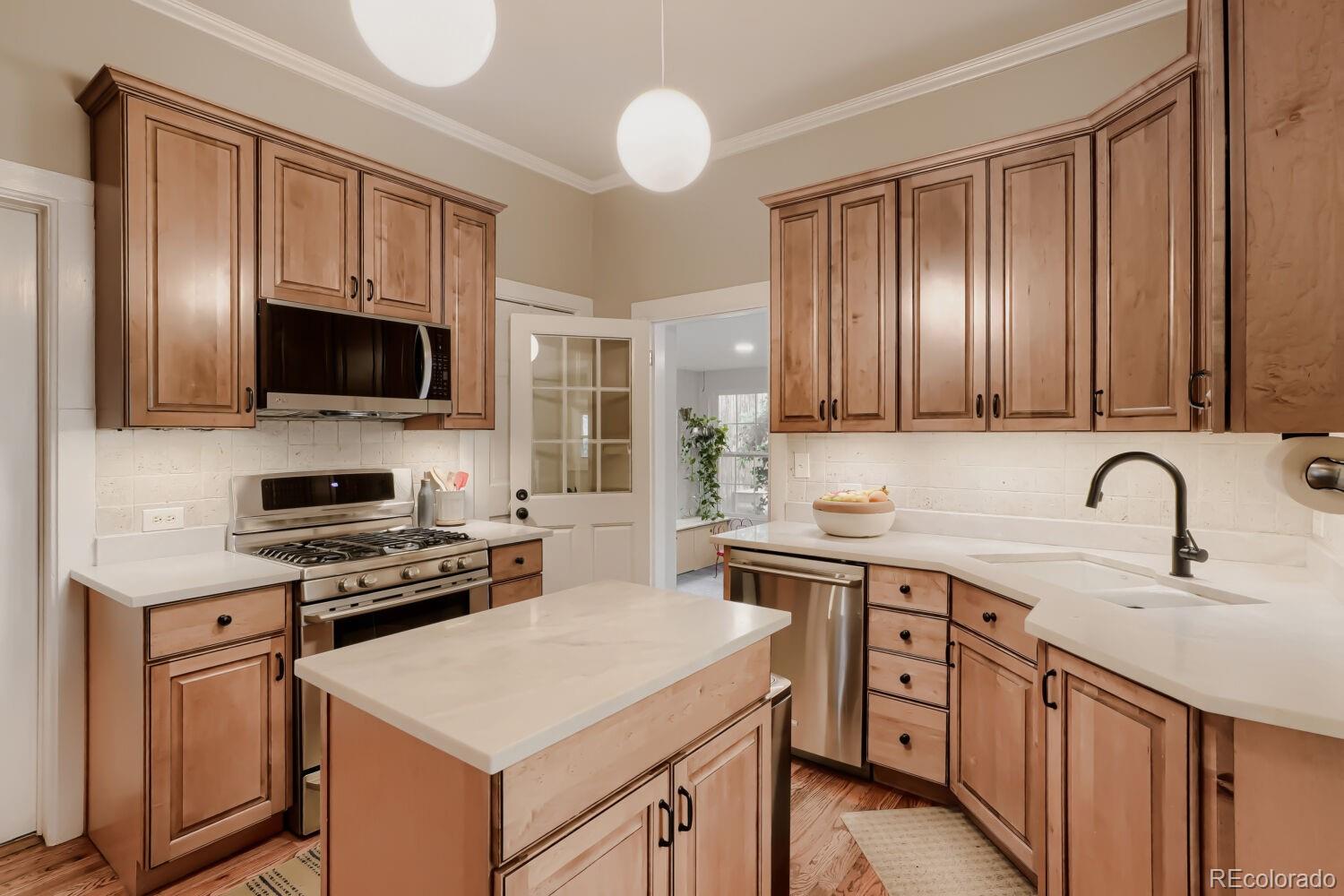 MLS Image #7 for 316 s high street,denver, Colorado