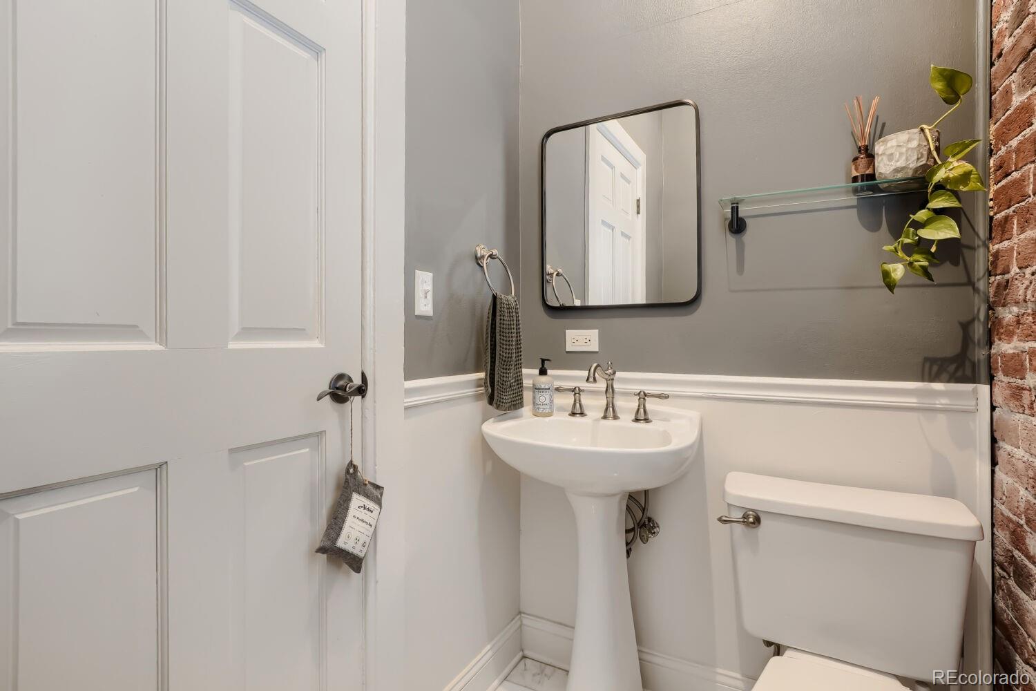 MLS Image #9 for 316 s high street,denver, Colorado