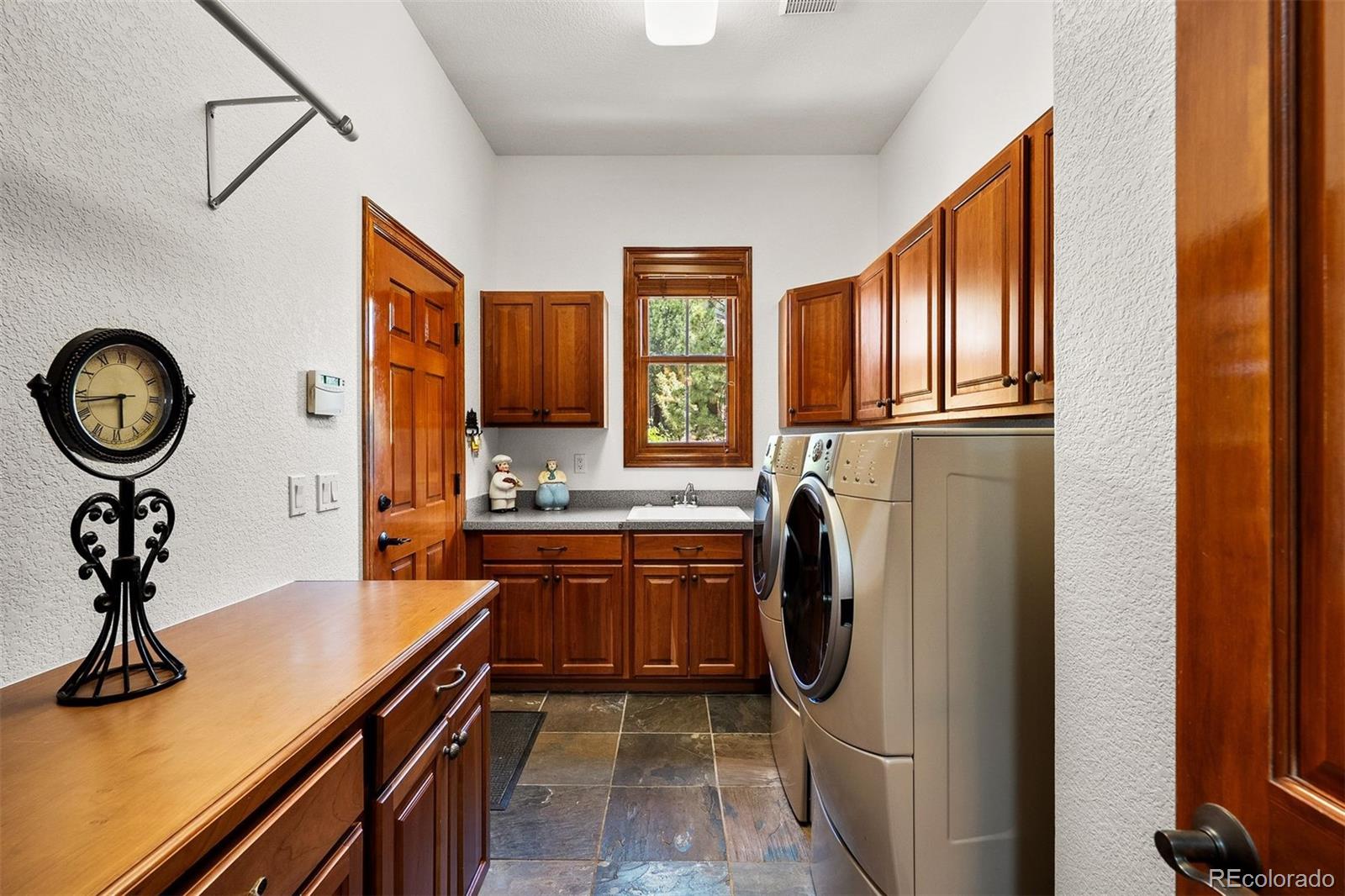 MLS Image #14 for 6198  massive peak circle,castle rock, Colorado
