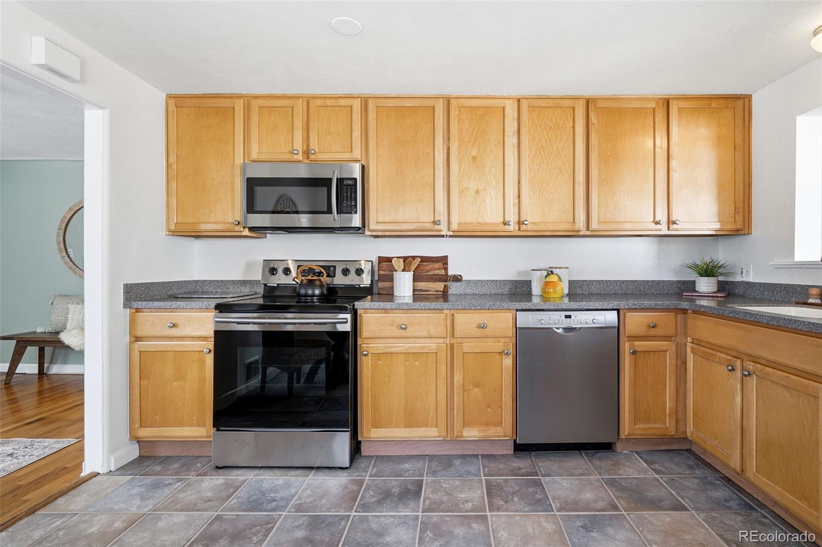 MLS Image #10 for 4560 s washington street,englewood, Colorado