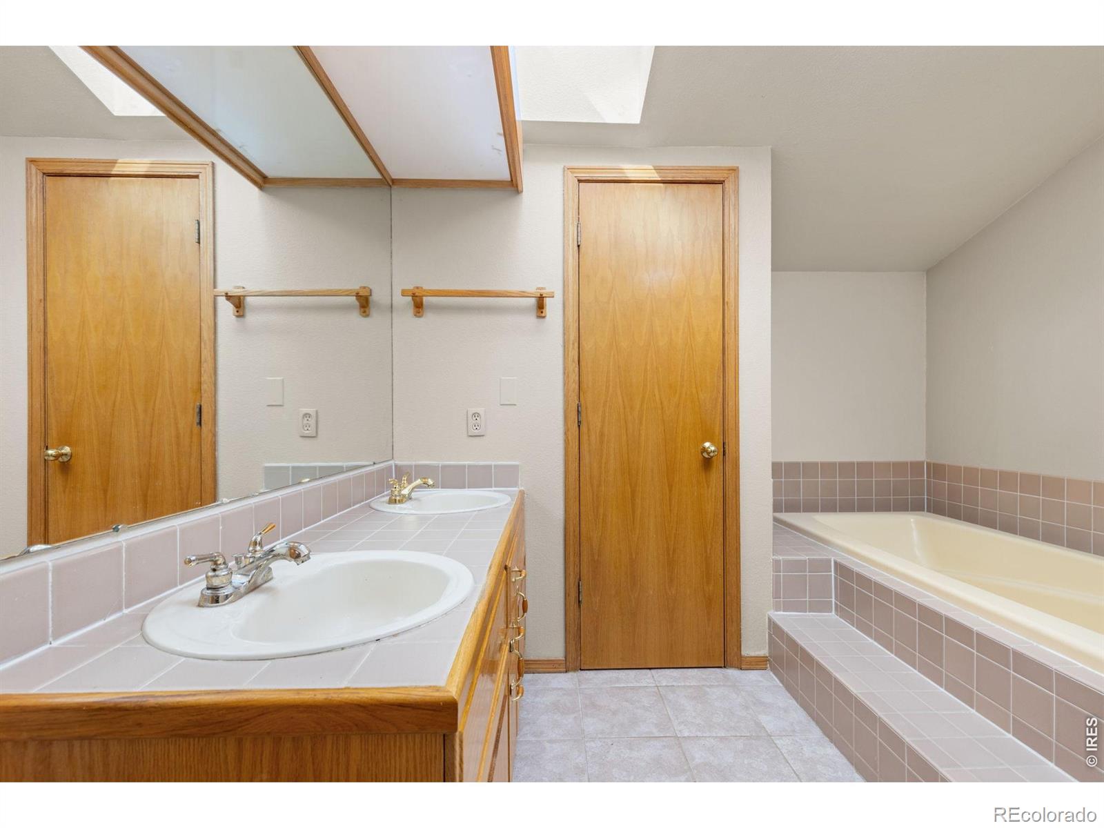 MLS Image #20 for 7598  estate circle,niwot, Colorado