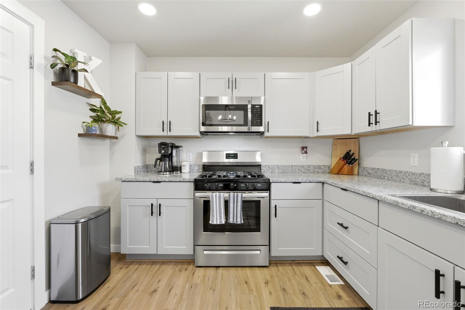 MLS Image #8 for 19083 e 16th avenue ,aurora, Colorado