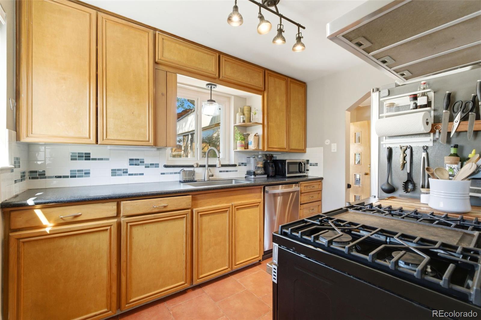 MLS Image #5 for 1365  oneida street,denver, Colorado