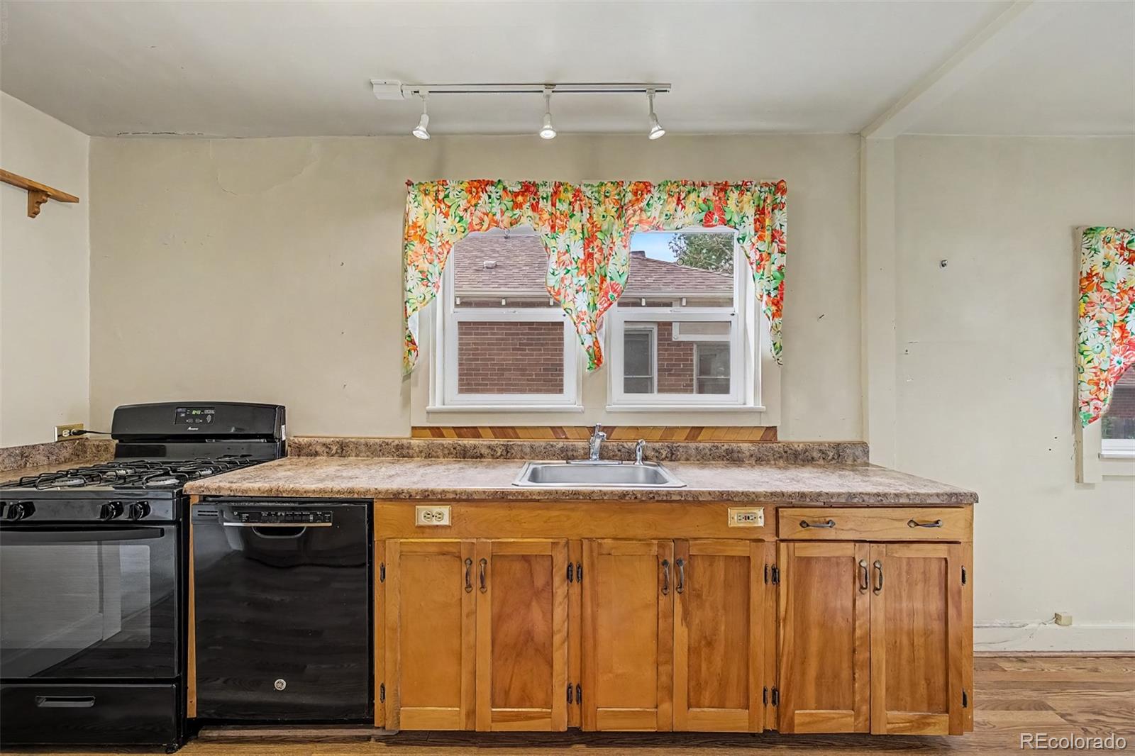 MLS Image #12 for 617 s vine street,denver, Colorado