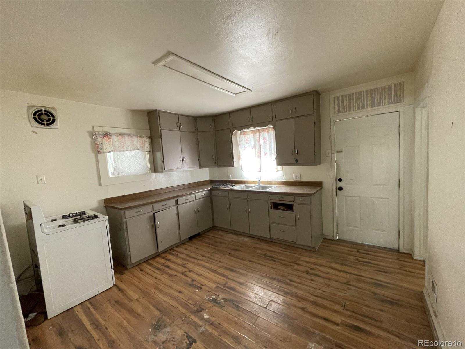 MLS Image #2 for 128  idaho avenue,pueblo, Colorado