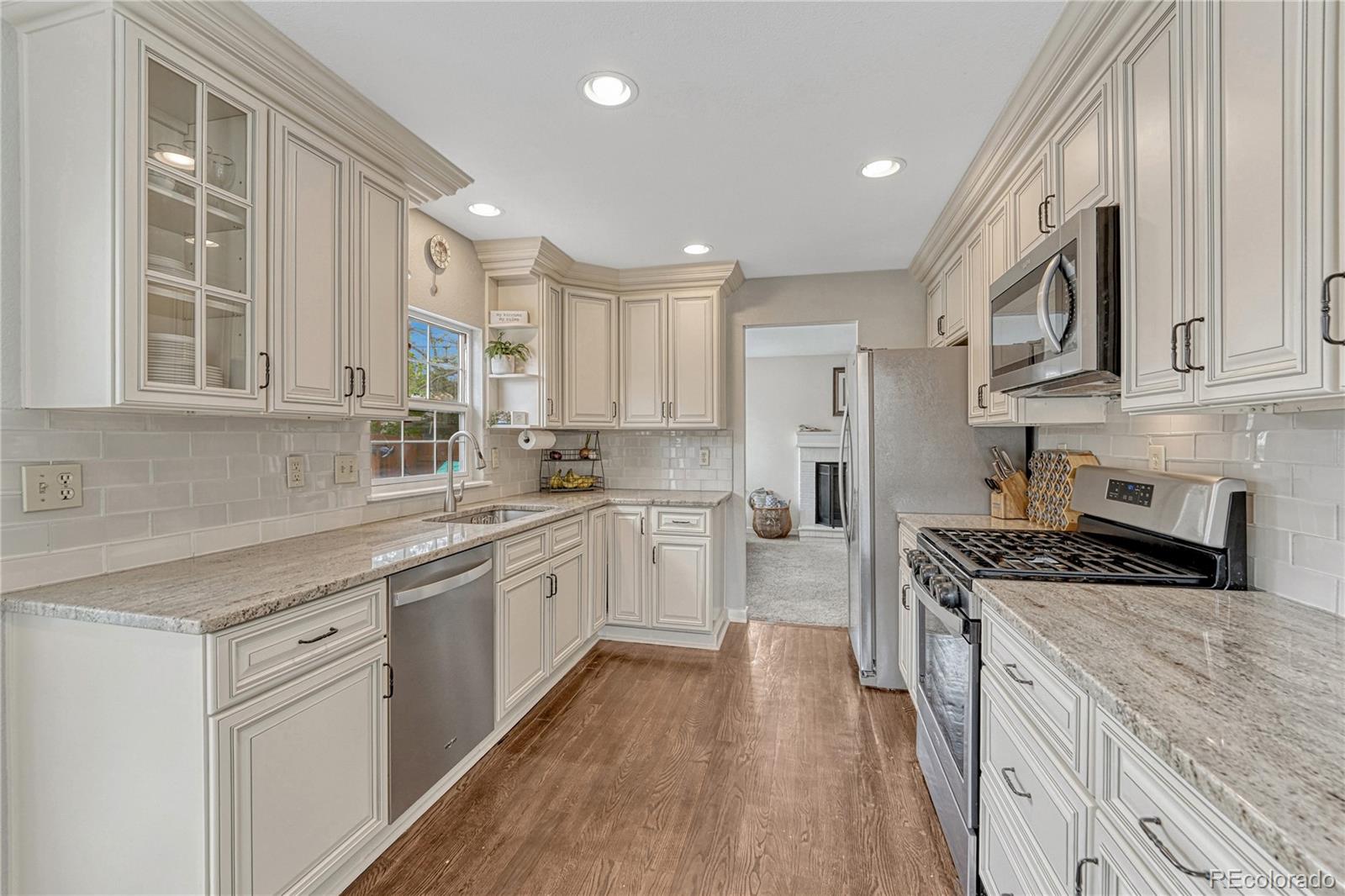 MLS Image #13 for 1120 s flower circle,lakewood, Colorado