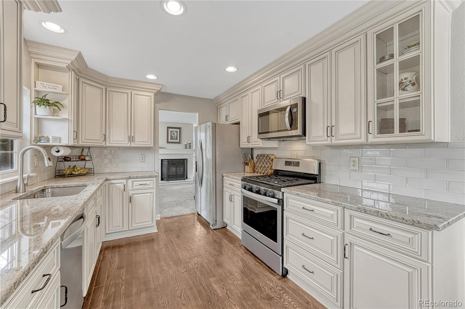 MLS Image #14 for 1120 s flower circle,lakewood, Colorado