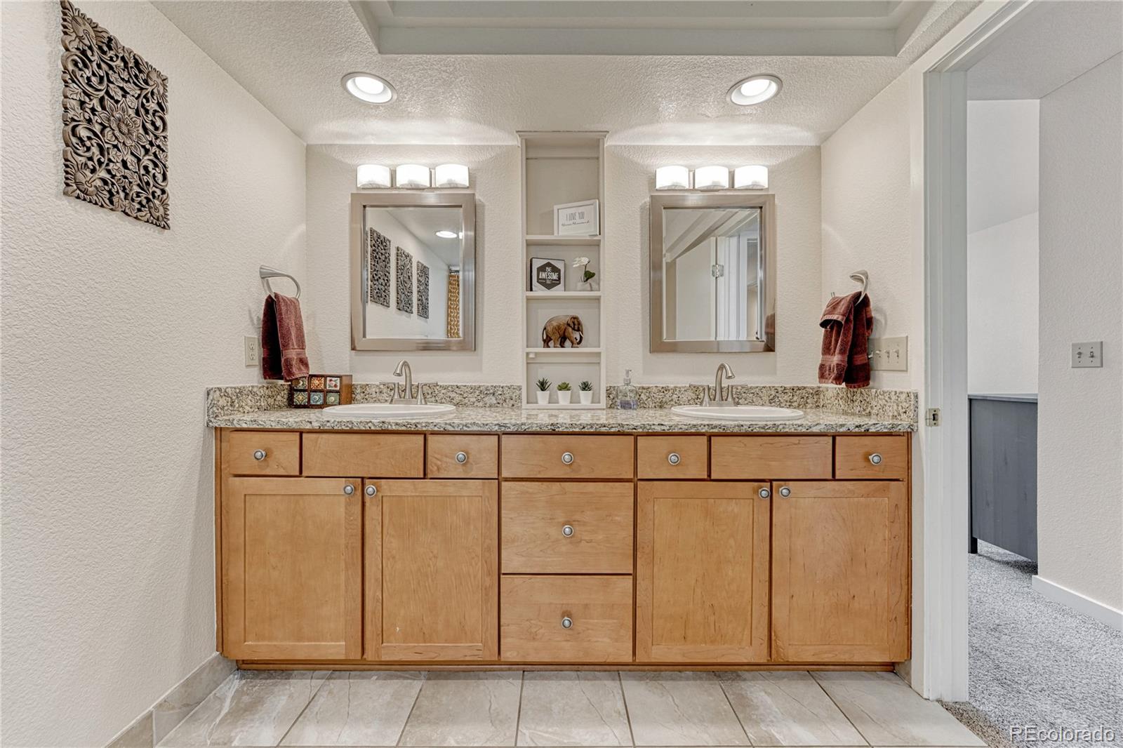 MLS Image #23 for 1120 s flower circle,lakewood, Colorado