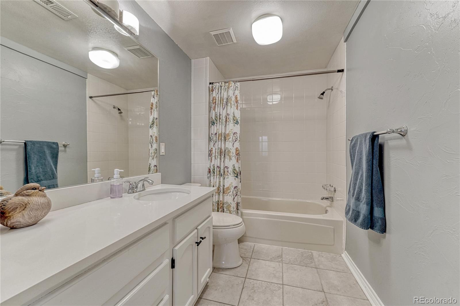 MLS Image #27 for 1120 s flower circle,lakewood, Colorado