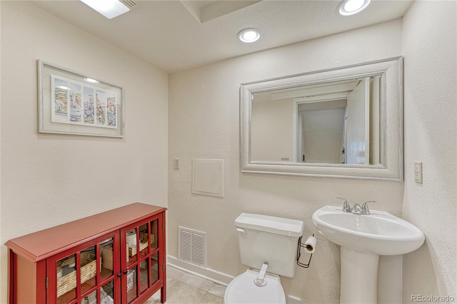 MLS Image #9 for 1120 s flower circle,lakewood, Colorado