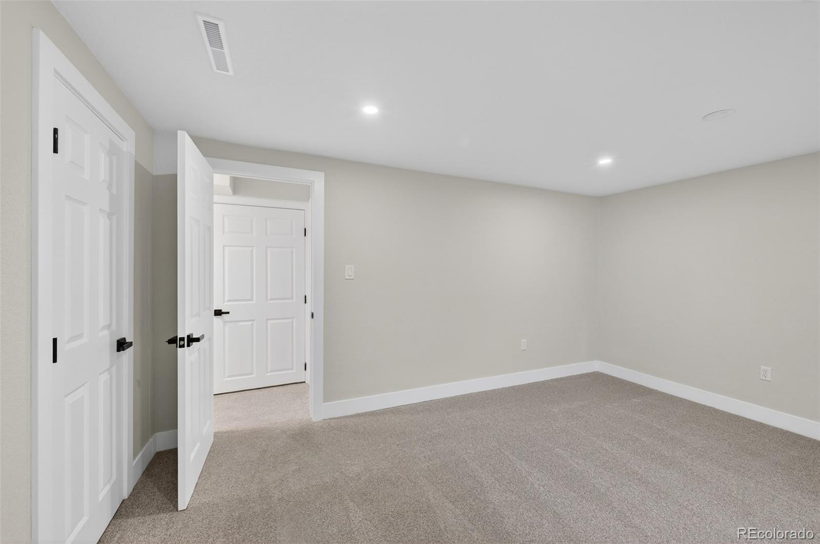 MLS Image #22 for 150 e 49th avenue,denver, Colorado