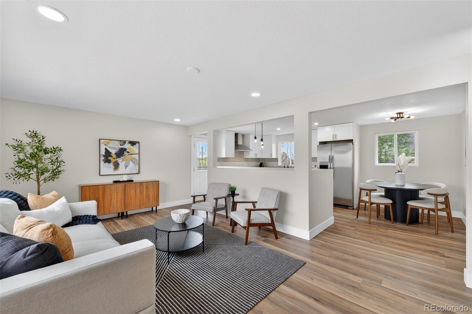 MLS Image #3 for 150 e 49th avenue,denver, Colorado