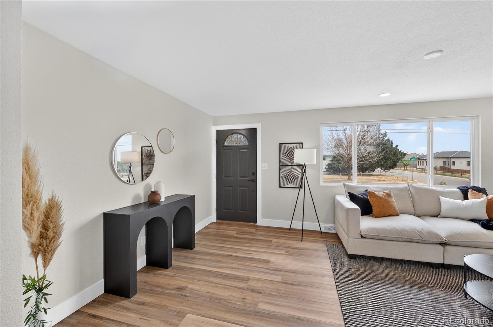 MLS Image #6 for 150 e 49th avenue,denver, Colorado