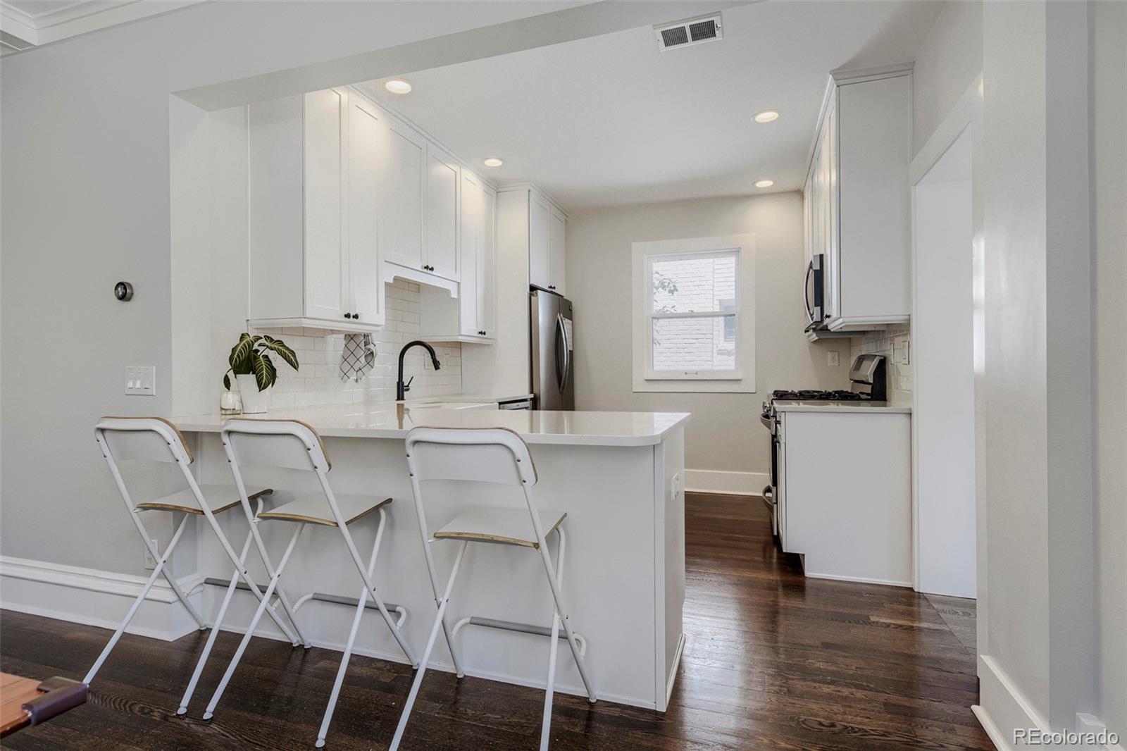 MLS Image #10 for 510 n humboldt street,denver, Colorado