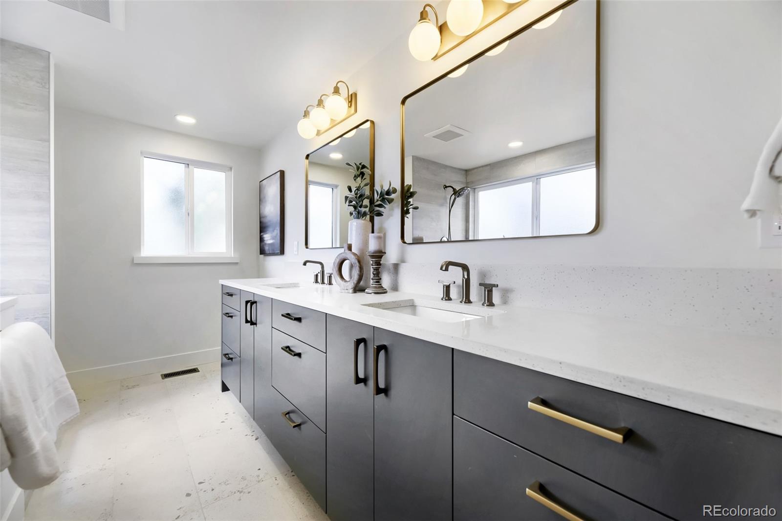 MLS Image #10 for 6101 e 3rd avenue,denver, Colorado