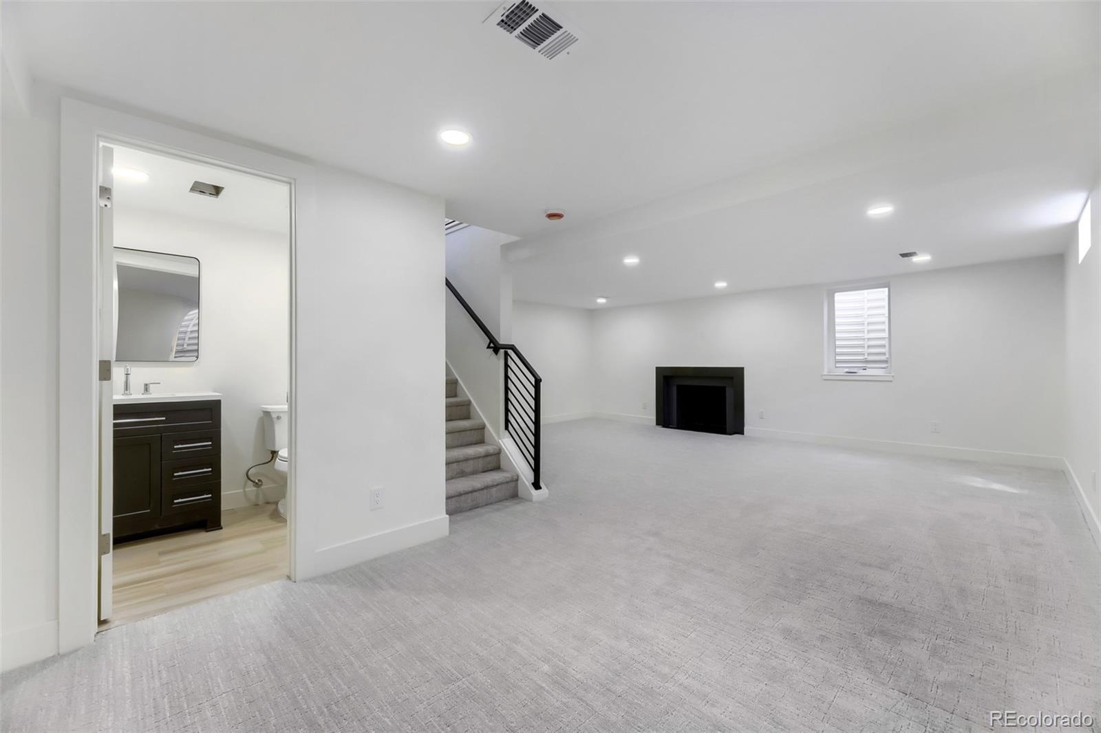 MLS Image #14 for 6101 e 3rd avenue,denver, Colorado