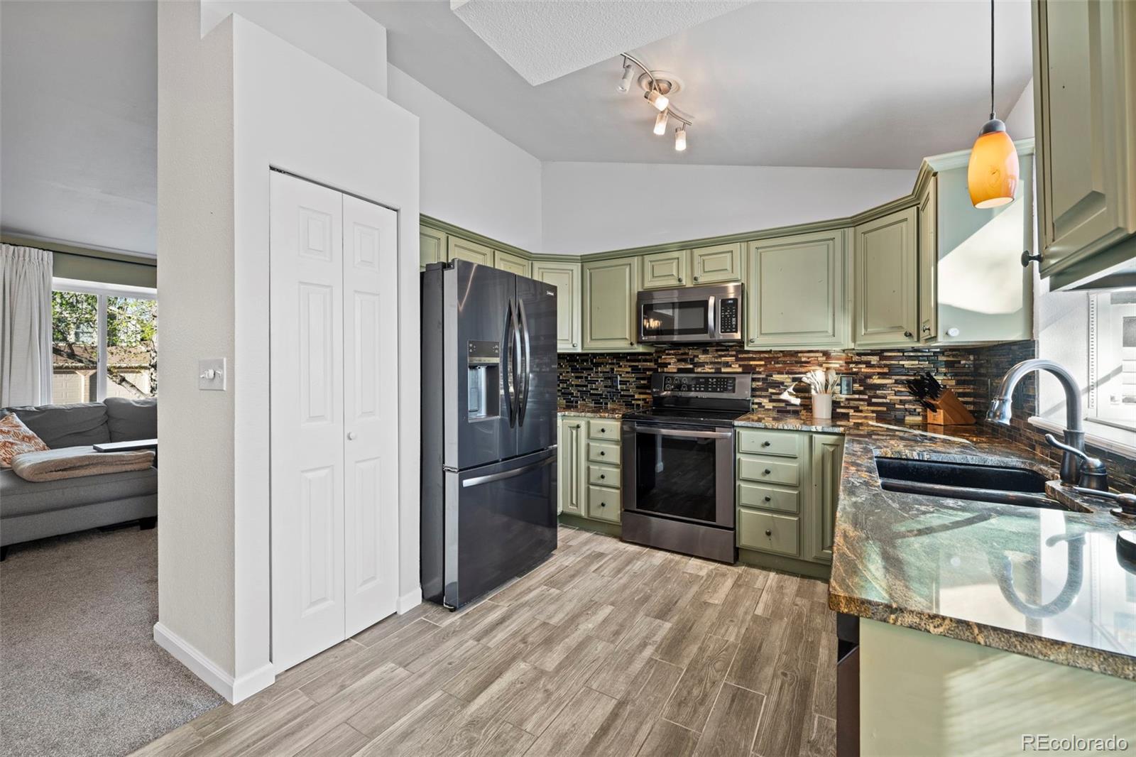MLS Image #6 for 9577 w nichols place,littleton, Colorado